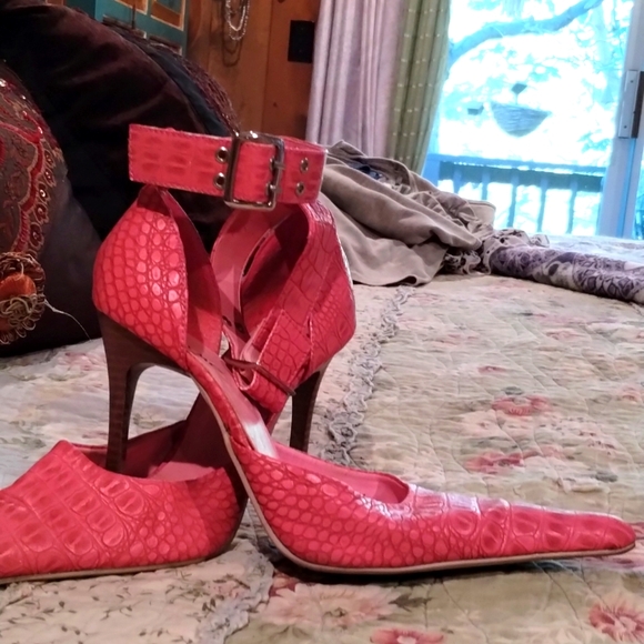 Miss Me Hot pink croc heels size 7.5 - Picture 1 of 8